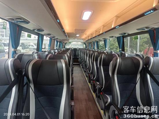 3 金旅凱旋內(nèi)飾.jpg