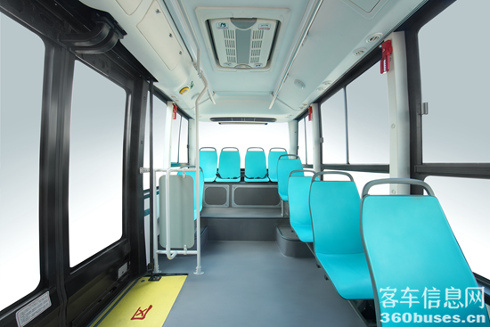 2 馳睿公交版車(chē)內(nèi)空間.png