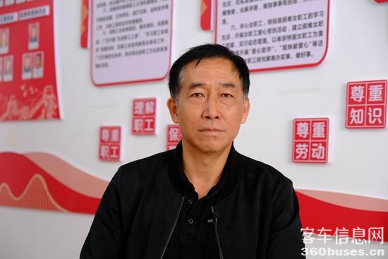 3大理市公共汽車國有獨(dú)資有限責(zé)任公司副總經(jīng)理 羅斌.JPG